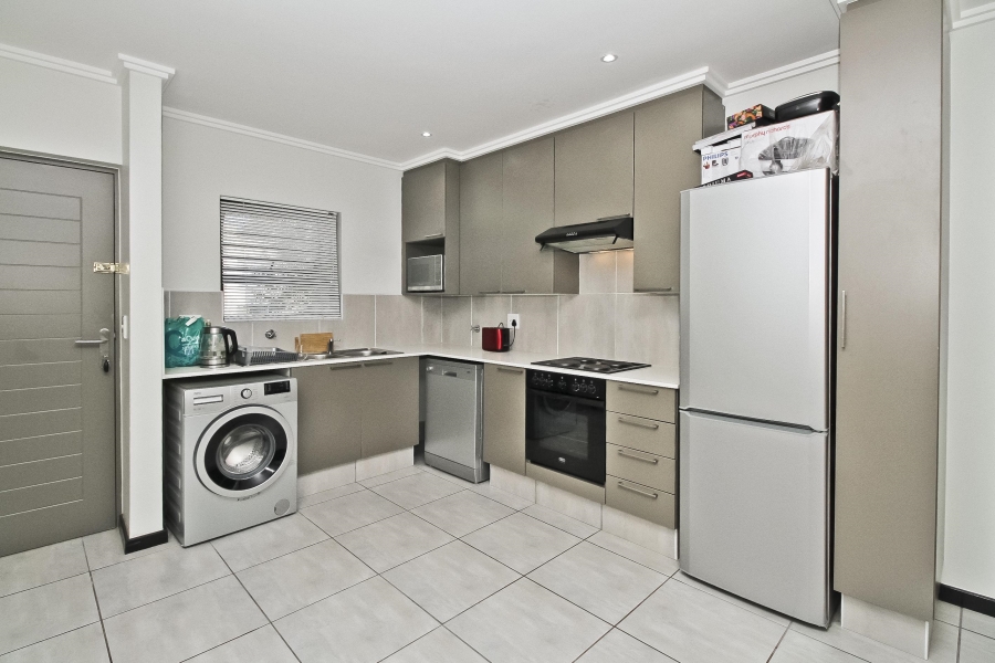 2 Bedroom Property for Sale in Sunninghill Gauteng