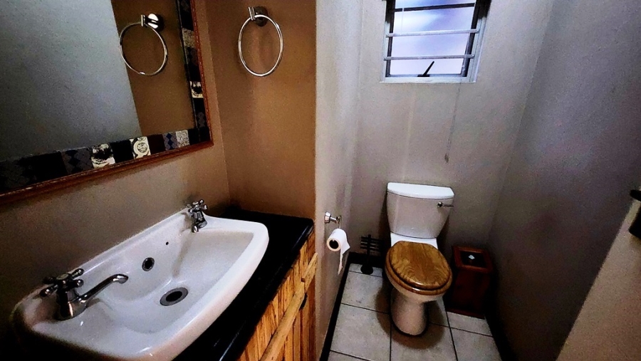 4 Bedroom Property for Sale in Eldoraigne Gauteng