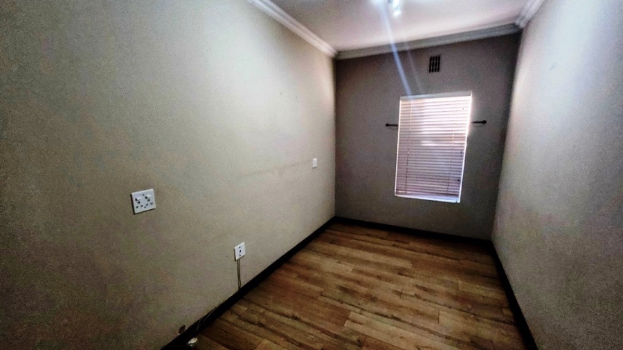 4 Bedroom Property for Sale in Eldoraigne Gauteng