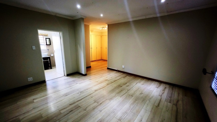 4 Bedroom Property for Sale in Eldoraigne Gauteng