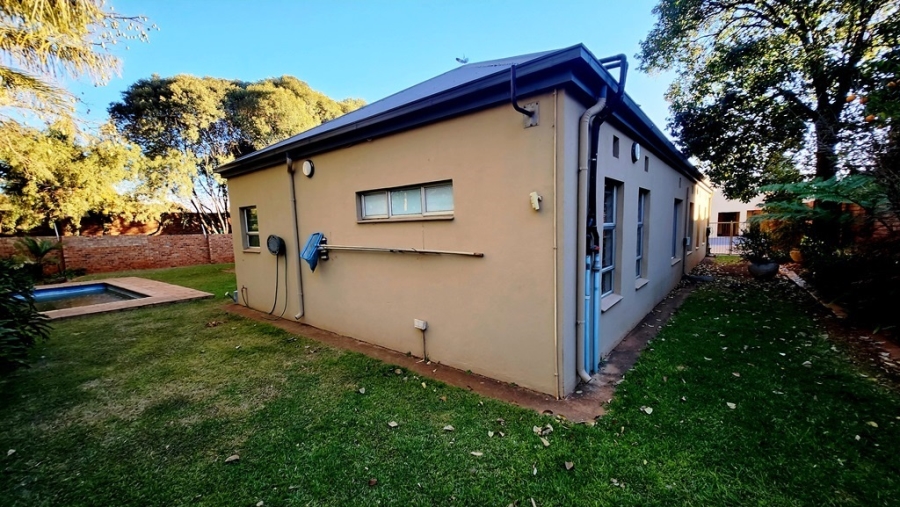 4 Bedroom Property for Sale in Eldoraigne Gauteng