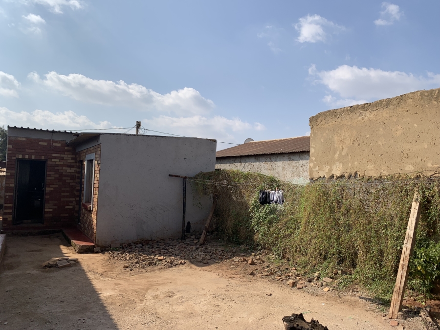 4 Bedroom Property for Sale in Esiziba Gauteng