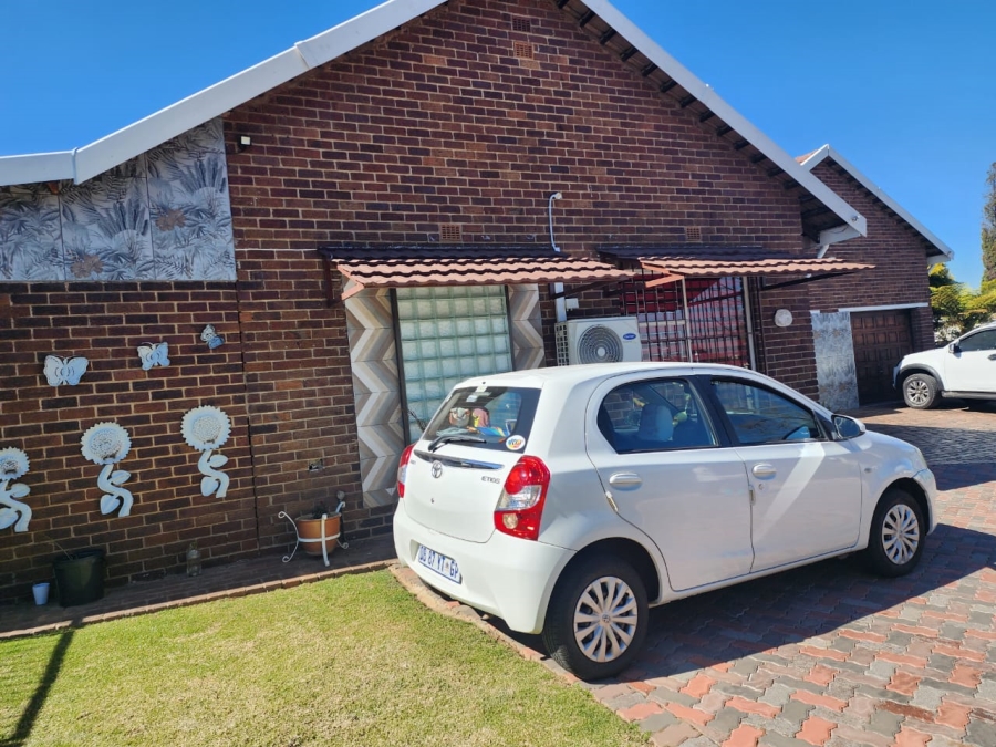 4 Bedroom Property for Sale in Harmelia Gauteng