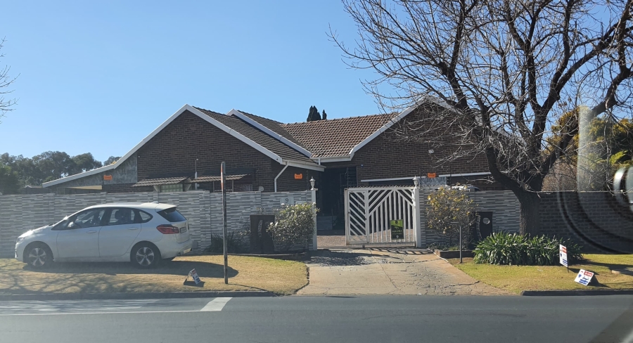 4 Bedroom Property for Sale in Harmelia Gauteng