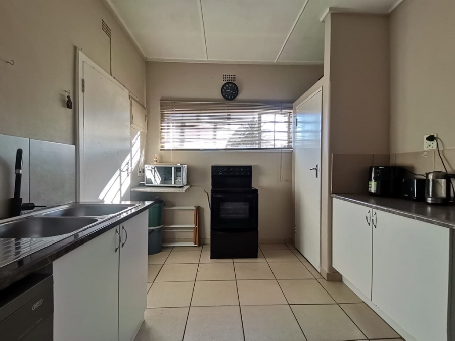 3 Bedroom Property for Sale in Crown Gardens Gauteng