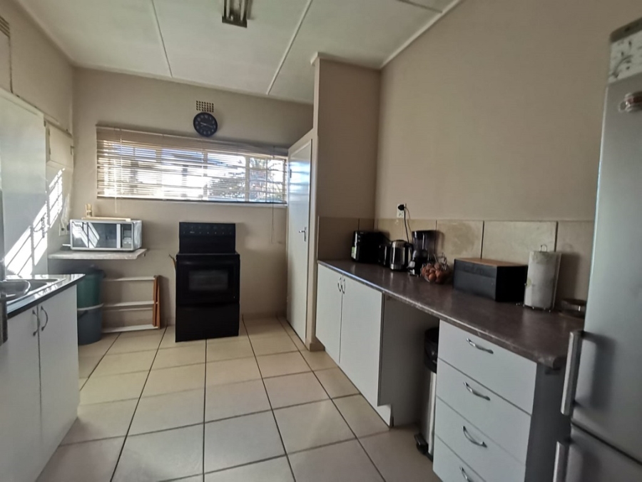 3 Bedroom Property for Sale in Crown Gardens Gauteng