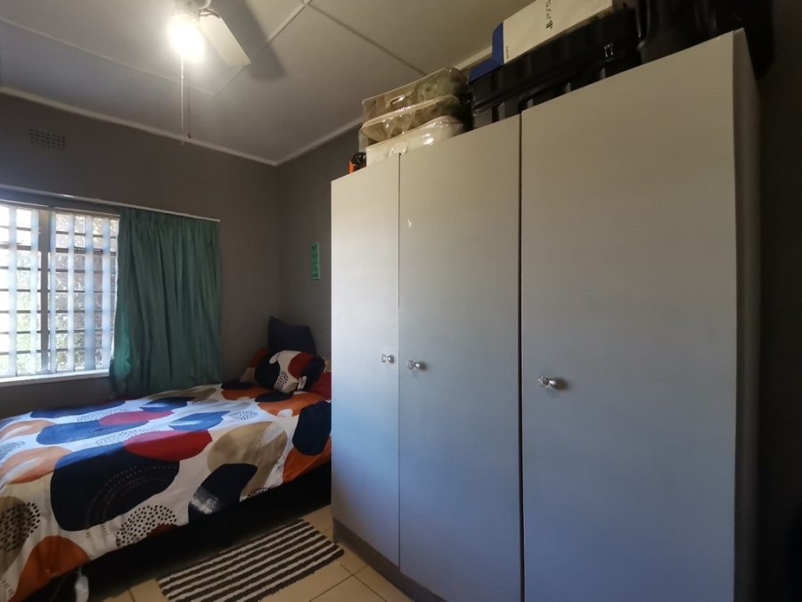 3 Bedroom Property for Sale in Crown Gardens Gauteng