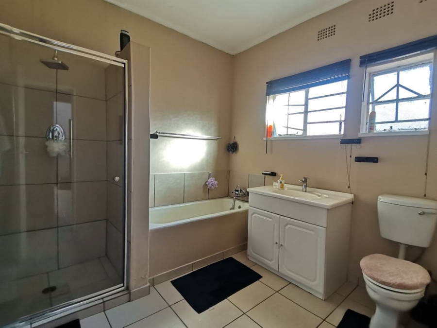 3 Bedroom Property for Sale in Crown Gardens Gauteng