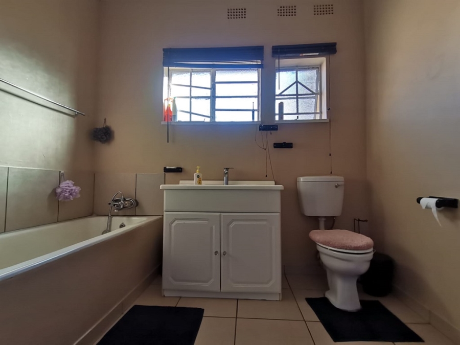 3 Bedroom Property for Sale in Crown Gardens Gauteng