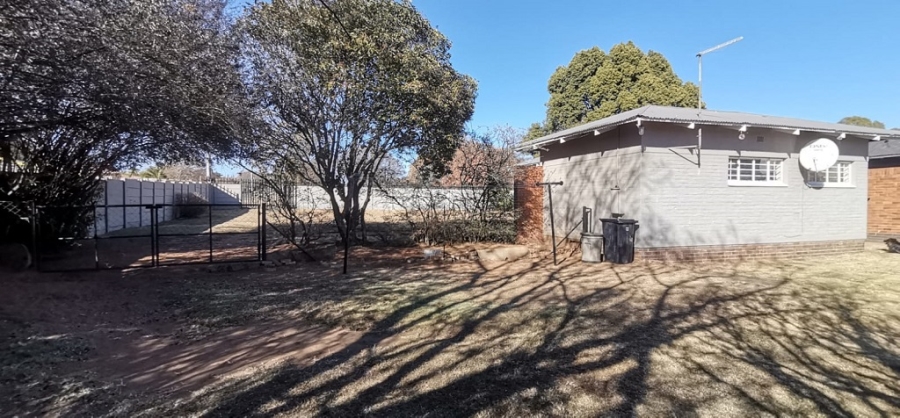 3 Bedroom Property for Sale in Crown Gardens Gauteng