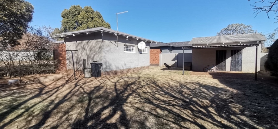 3 Bedroom Property for Sale in Crown Gardens Gauteng