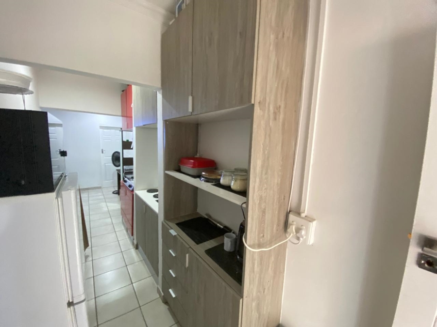 To Let 1 Bedroom Property for Rent in Waverley Gauteng