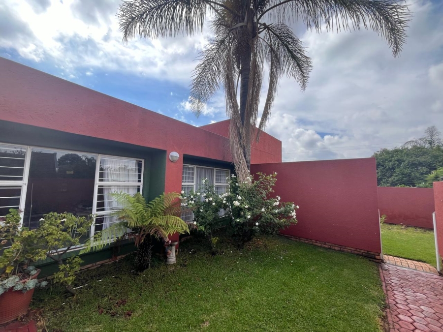 4 Bedroom Property for Sale in Van Riebeeck Park Gauteng