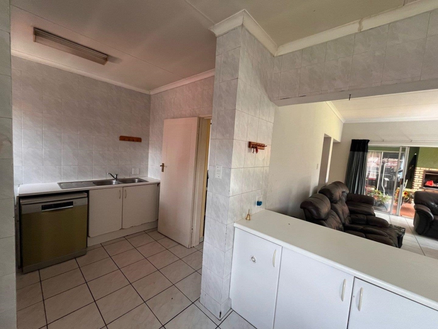 4 Bedroom Property for Sale in Van Riebeeck Park Gauteng