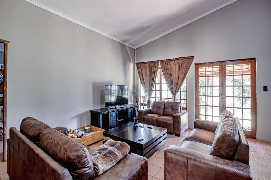 To Let 4 Bedroom Property for Rent in Sinoville Gauteng