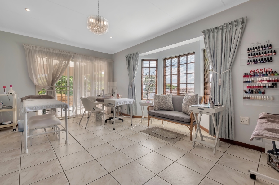 4 Bedroom Property for Sale in Linden Gauteng