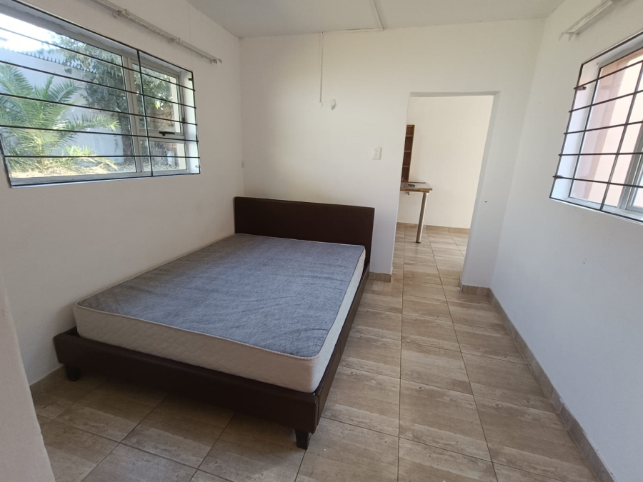 To Let 1 Bedroom Property for Rent in Emmarentia Gauteng