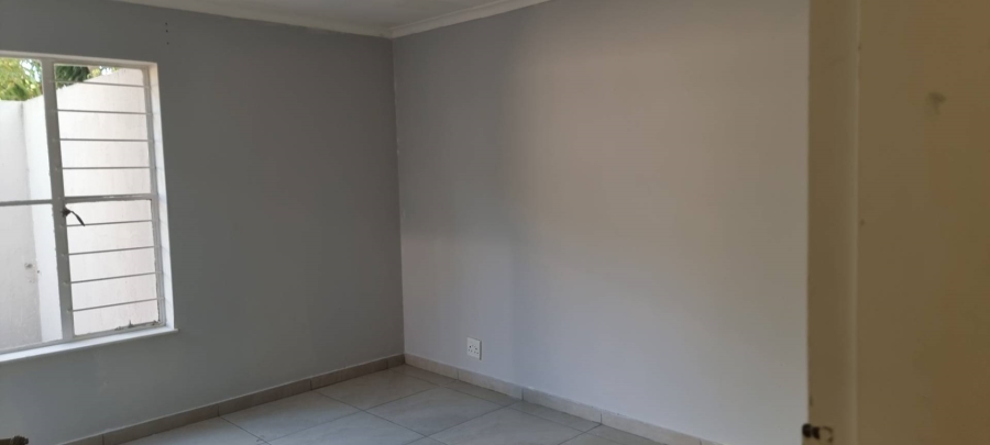 2 Bedroom Property for Sale in Bloubosrand Gauteng