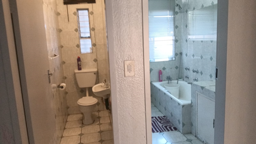 2 Bedroom Property for Sale in Edleen Gauteng