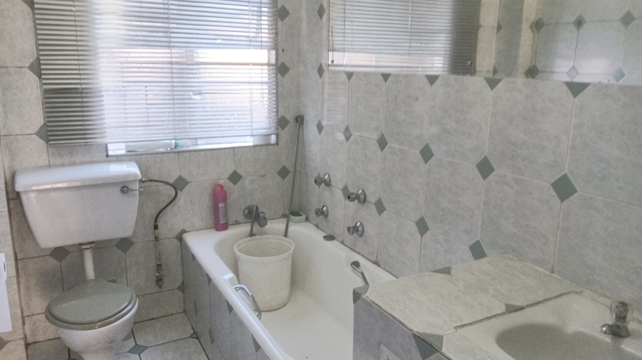 2 Bedroom Property for Sale in Edleen Gauteng