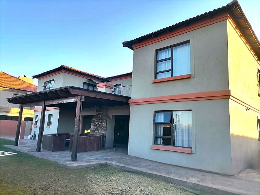 To Let 6 Bedroom Property for Rent in Monavoni Gauteng
