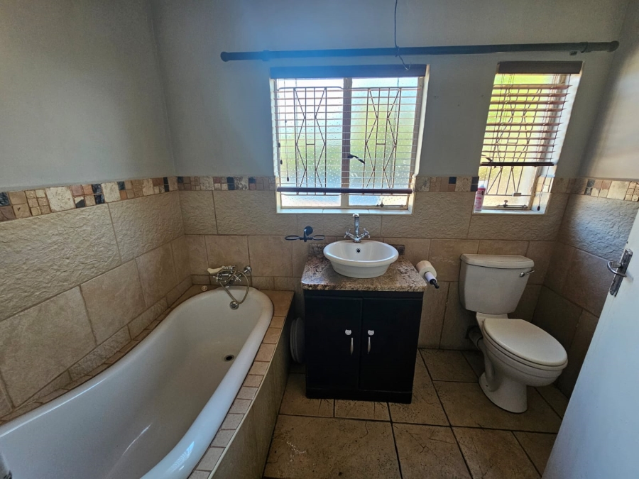 4 Bedroom Property for Sale in Dal Fouche Gauteng