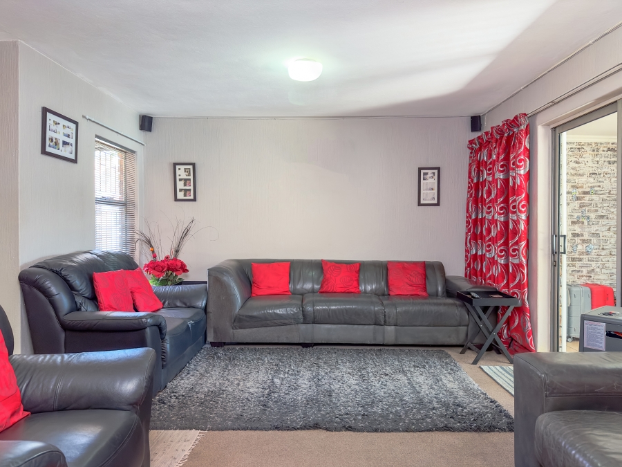 3 Bedroom Property for Sale in Elardus Park Gauteng