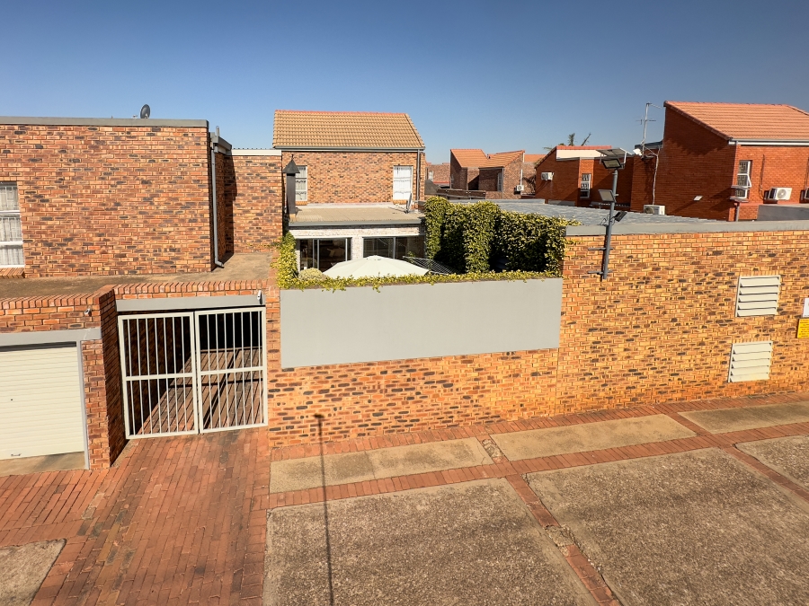 3 Bedroom Property for Sale in Elardus Park Gauteng