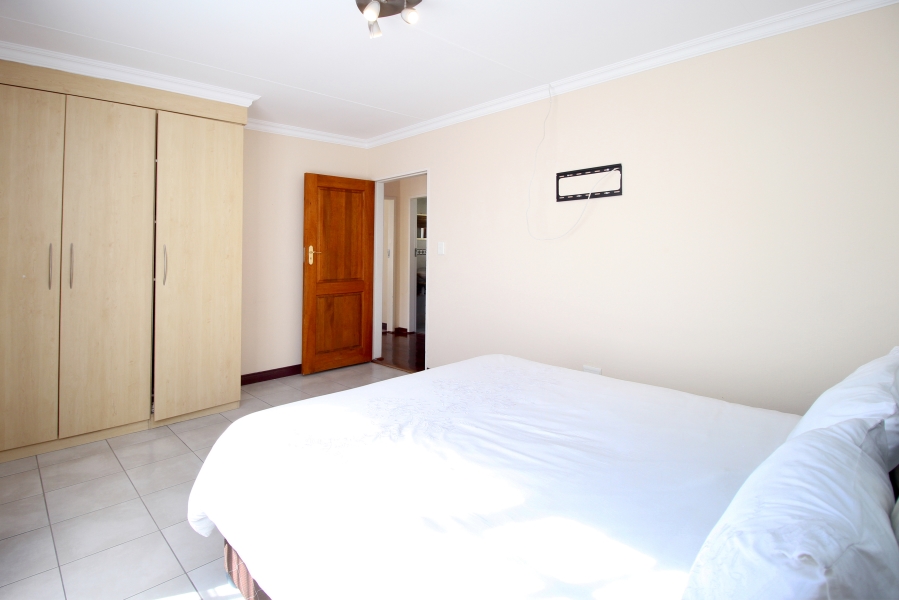 3 Bedroom Property for Sale in Noordwyk Gauteng