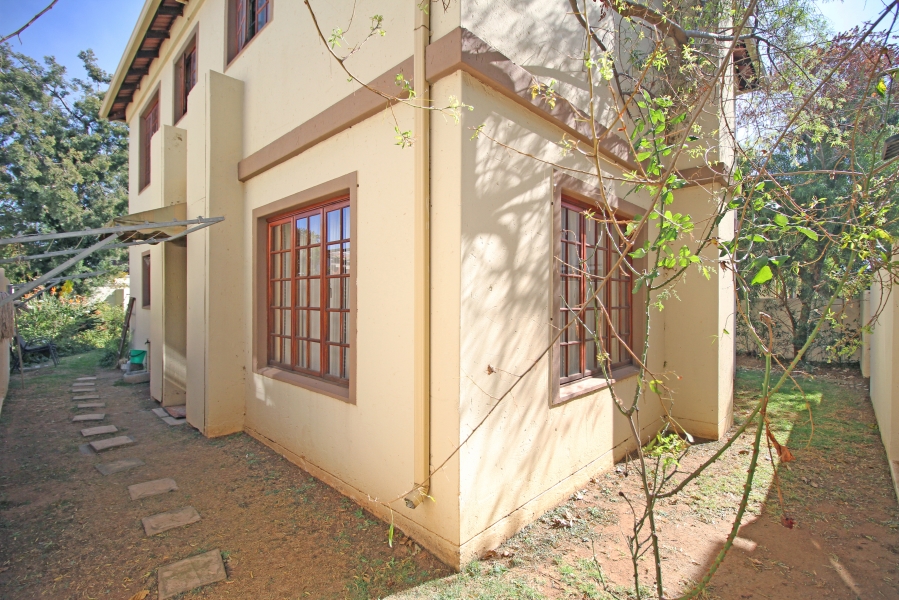 3 Bedroom Property for Sale in Noordwyk Gauteng