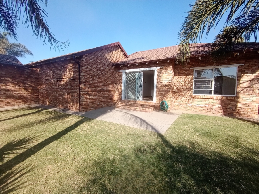 2 Bedroom Property for Sale in Radiokop Gauteng