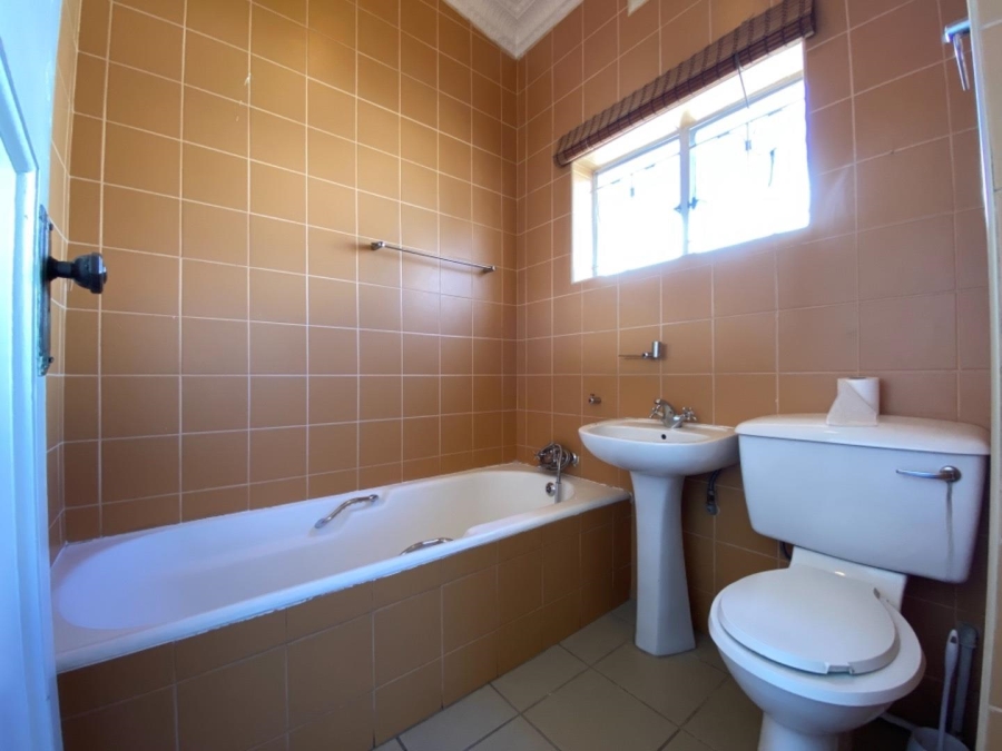 3 Bedroom Property for Sale in Fairwood Gauteng