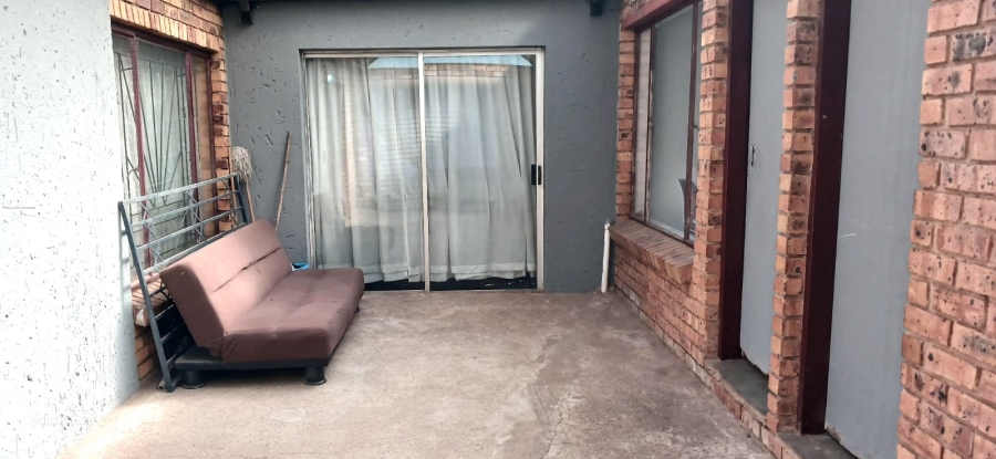 5 Bedroom Property for Sale in Vosloorus Ext 2 Gauteng