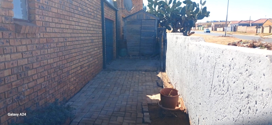 5 Bedroom Property for Sale in Vosloorus Ext 2 Gauteng