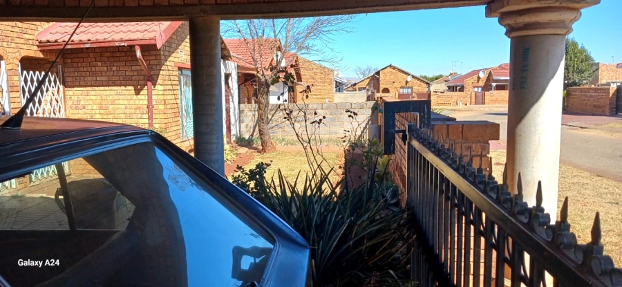 5 Bedroom Property for Sale in Vosloorus Ext 2 Gauteng