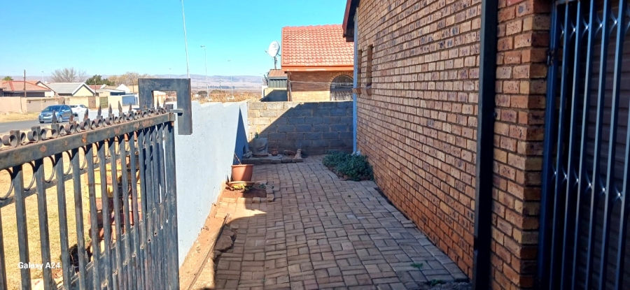 5 Bedroom Property for Sale in Vosloorus Ext 2 Gauteng