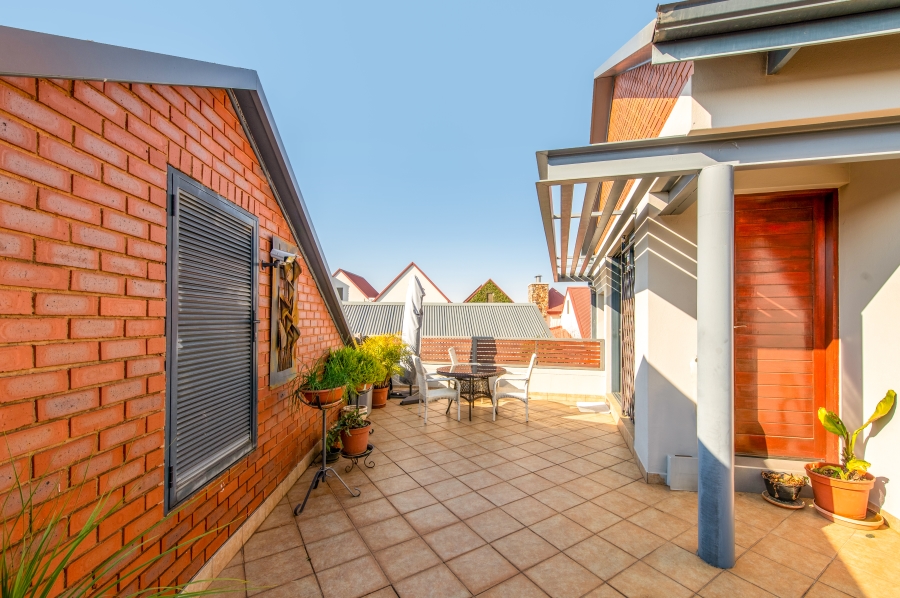 4 Bedroom Property for Sale in Southdowns Estate Gauteng