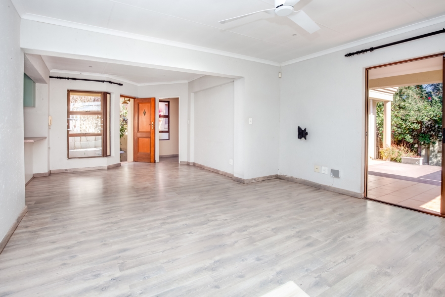 2 Bedroom Property for Sale in Bryanston Gauteng