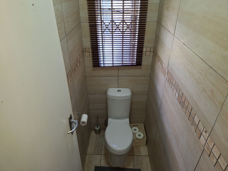 To Let 3 Bedroom Property for Rent in Eldoraigne Gauteng