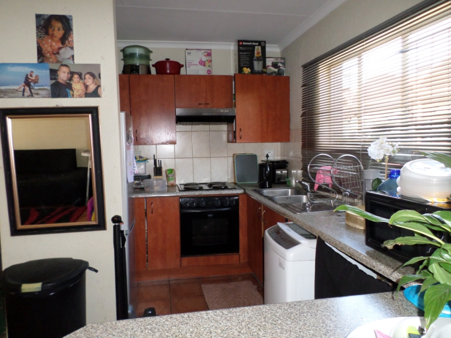 2 Bedroom Property for Sale in Greenstone Hill Gauteng