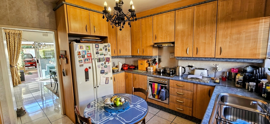 3 Bedroom Property for Sale in Three Rivers Proper Gauteng