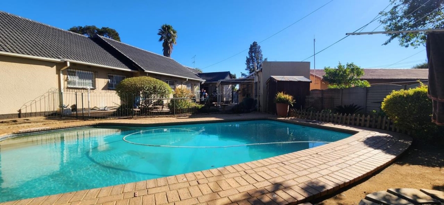 5 Bedroom Property for Sale in Randhart Gauteng