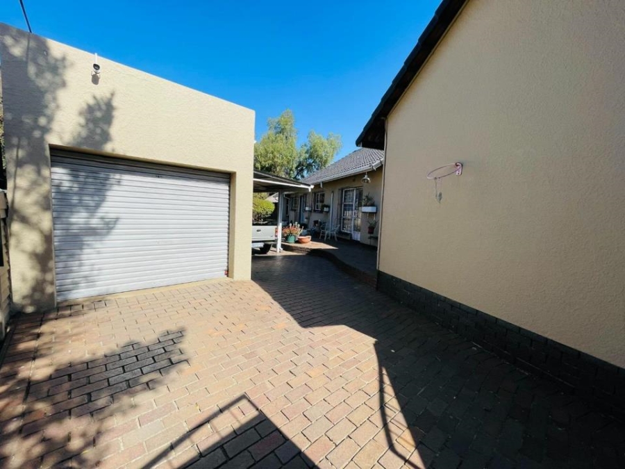 5 Bedroom Property for Sale in Randhart Gauteng