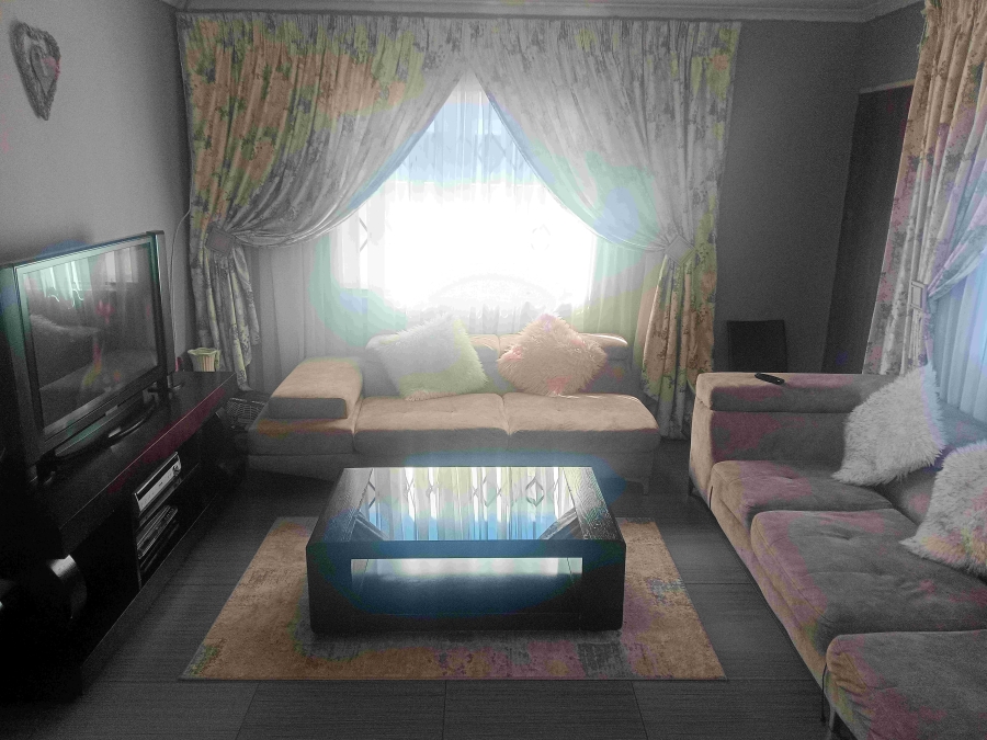 3 Bedroom Property for Sale in Windmill Park Gauteng