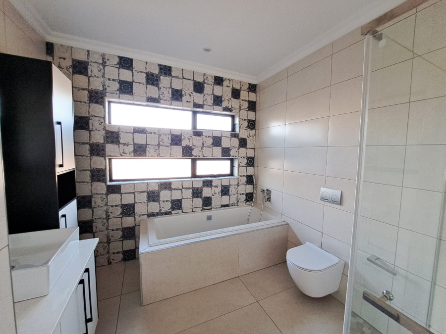 To Let 3 Bedroom Property for Rent in Helderwyk Gauteng