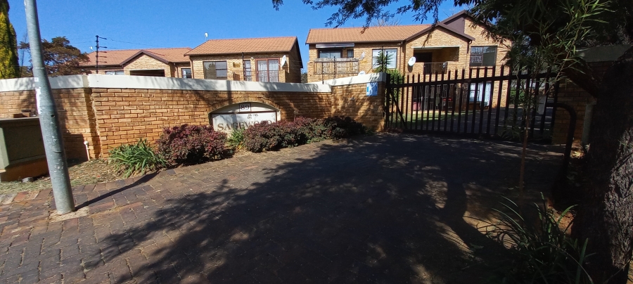 To Let 2 Bedroom Property for Rent in Willowbrook Gauteng