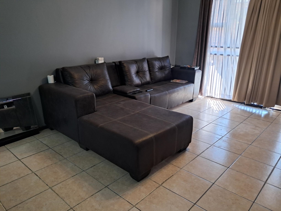 2 Bedroom Property for Sale in Sonneveld Gauteng