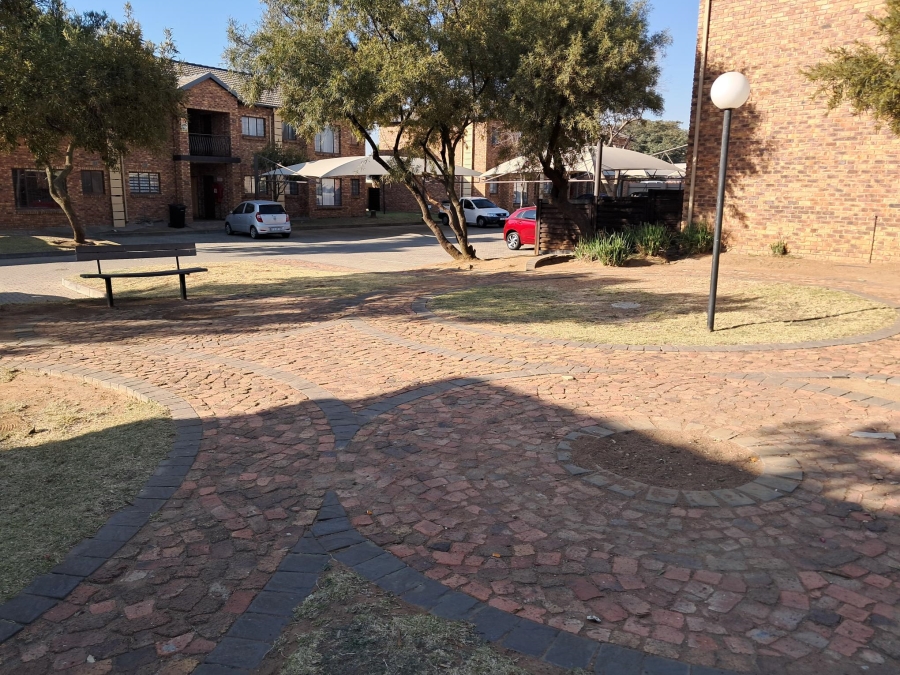 2 Bedroom Property for Sale in Sonneveld Gauteng