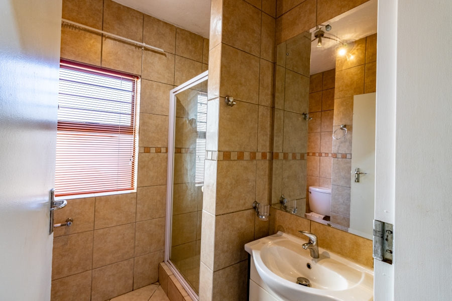 1 Bedroom Property for Sale in Oukraal Estate Gauteng