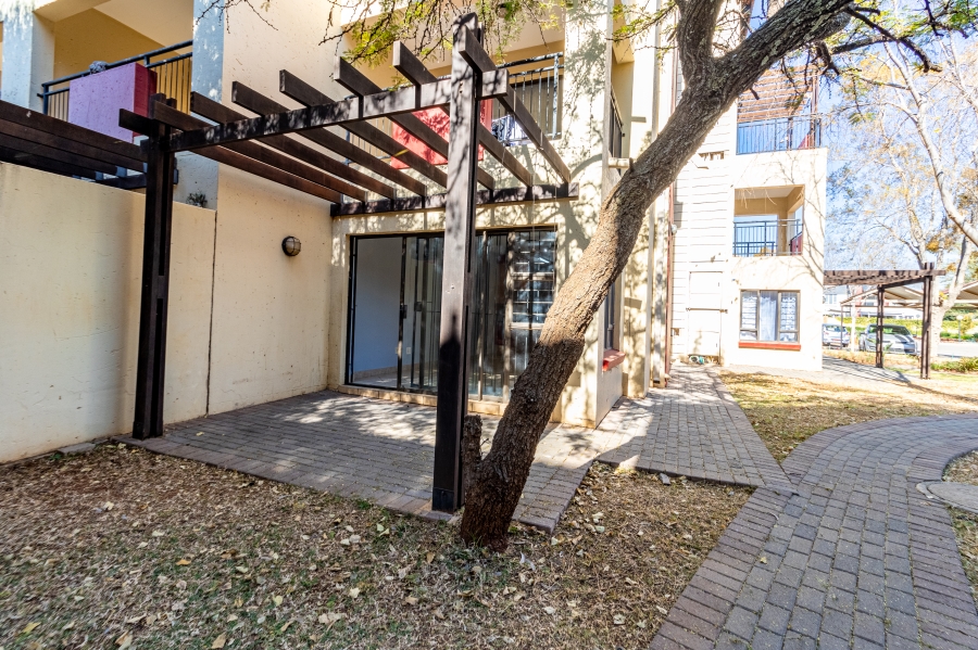 1 Bedroom Property for Sale in Oukraal Estate Gauteng